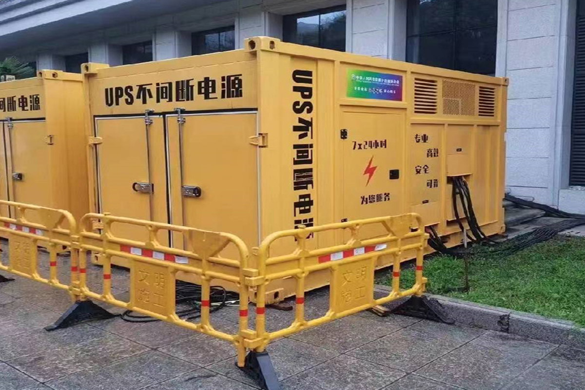 云安发电机租赁施工现场